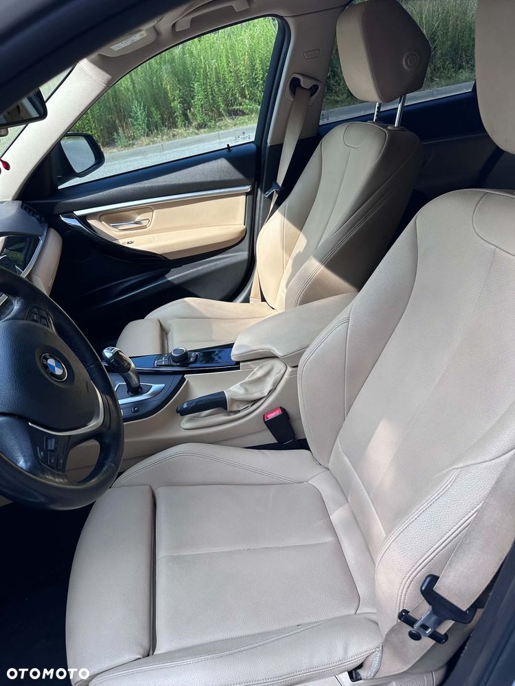 BMW Seria 3 320i Luxury Line sport - 14