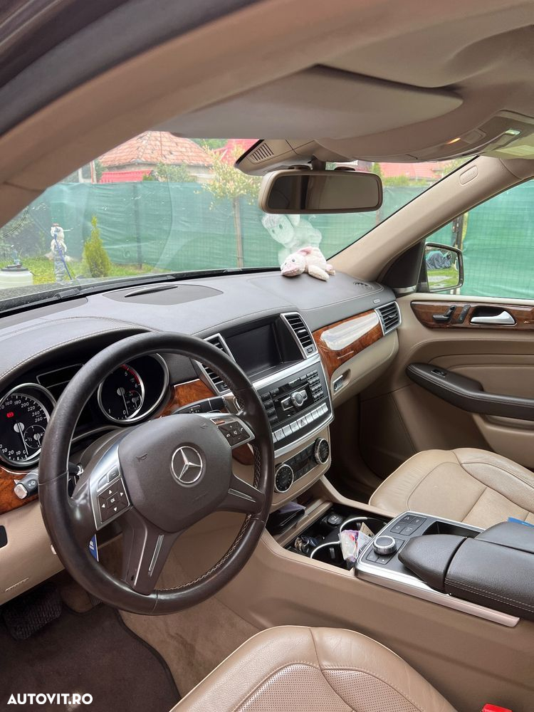 Mercedes-Benz ML 350 BlueTec 4MATIC Aut - 12