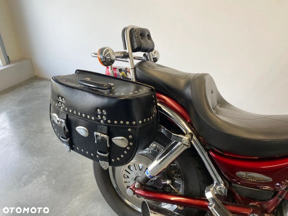 Suzuki Intruder - 27