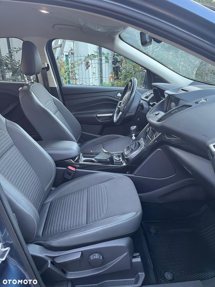 Ford Kuga - 12