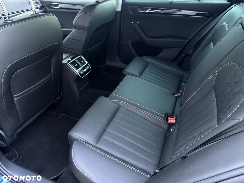 Skoda Superb 2.0 TDI SCR 4x4 L&K DSG - 13