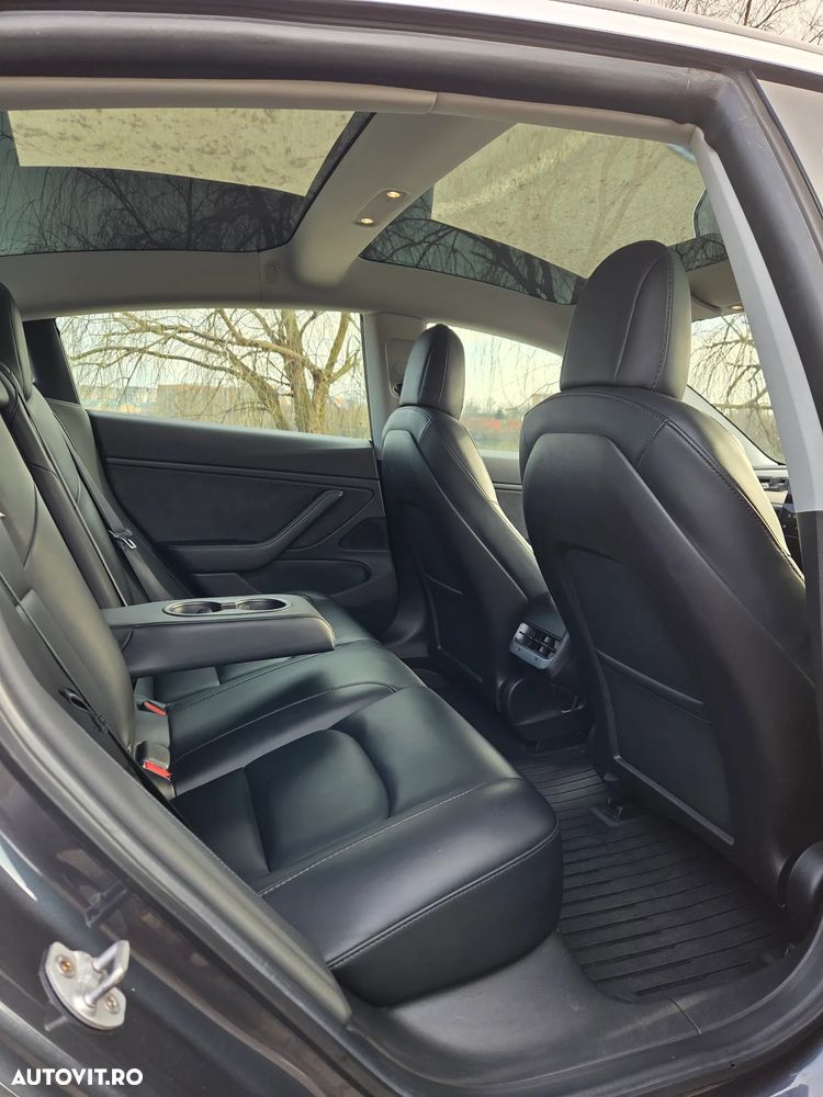 Tesla Model 3 - 14