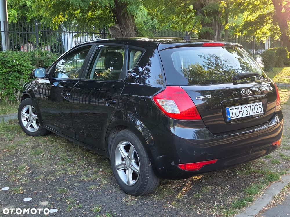 Kia Ceed 1.4 L - 5