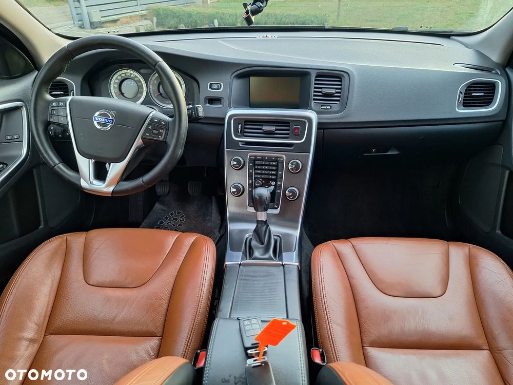 Volvo V60 T3 Momentum - 22