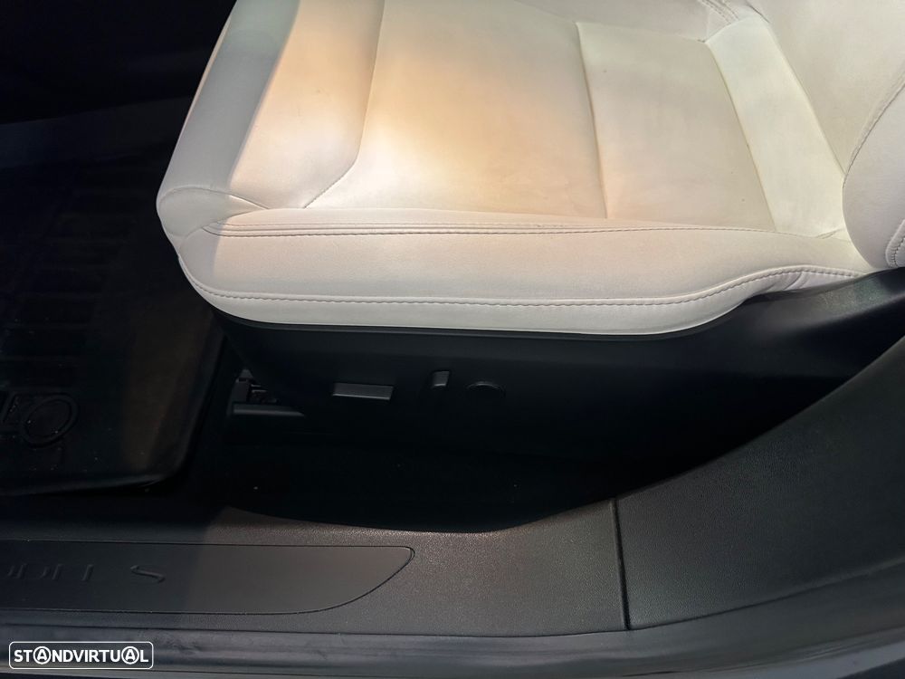 Tesla Model S Performance - 13