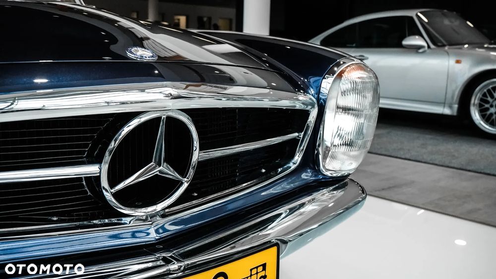 Mercedes-Benz 280 - 8