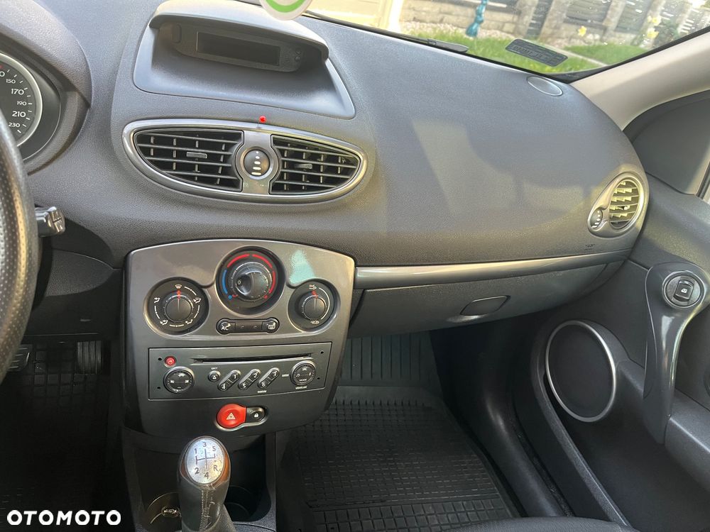 Renault Clio 1.6 16V Exception - 18