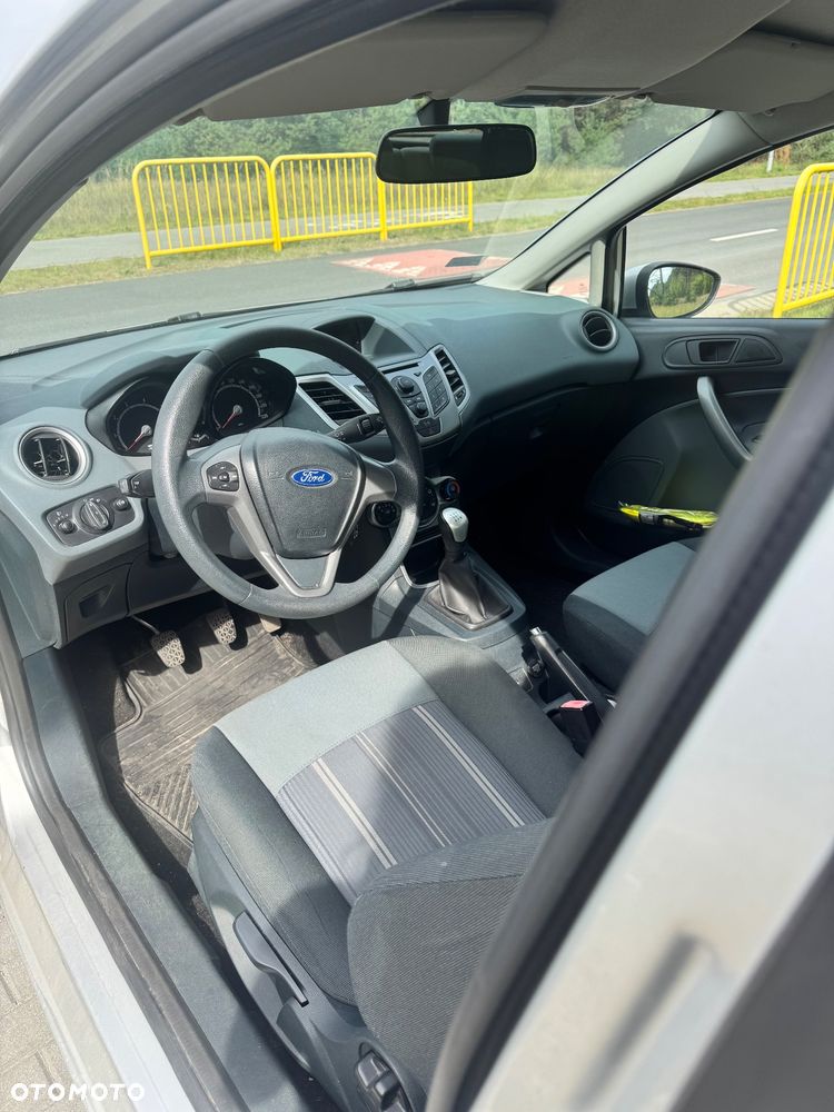 Ford Fiesta - 15