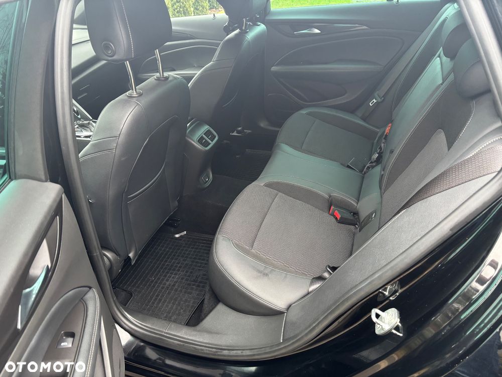 Opel Insignia - 12