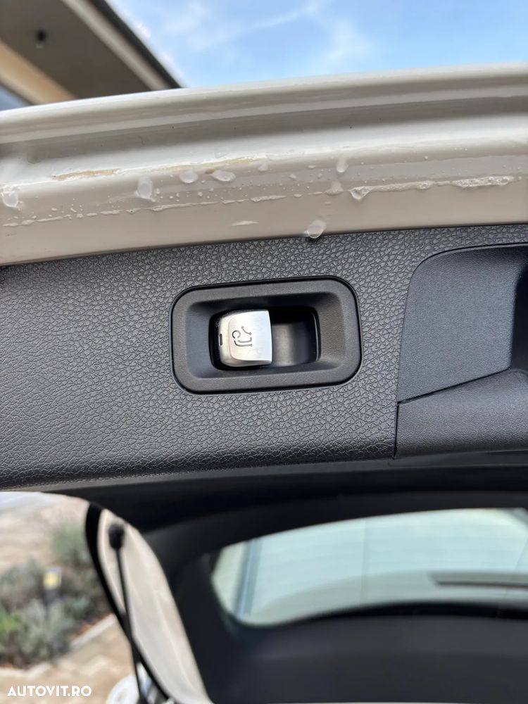 Mercedes-Benz E 220 d 4Matic T 9G-TRONIC AMG Line - 11