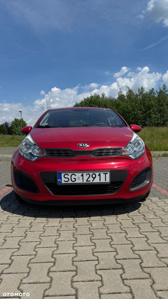 Kia Rio 1.2 L - 6