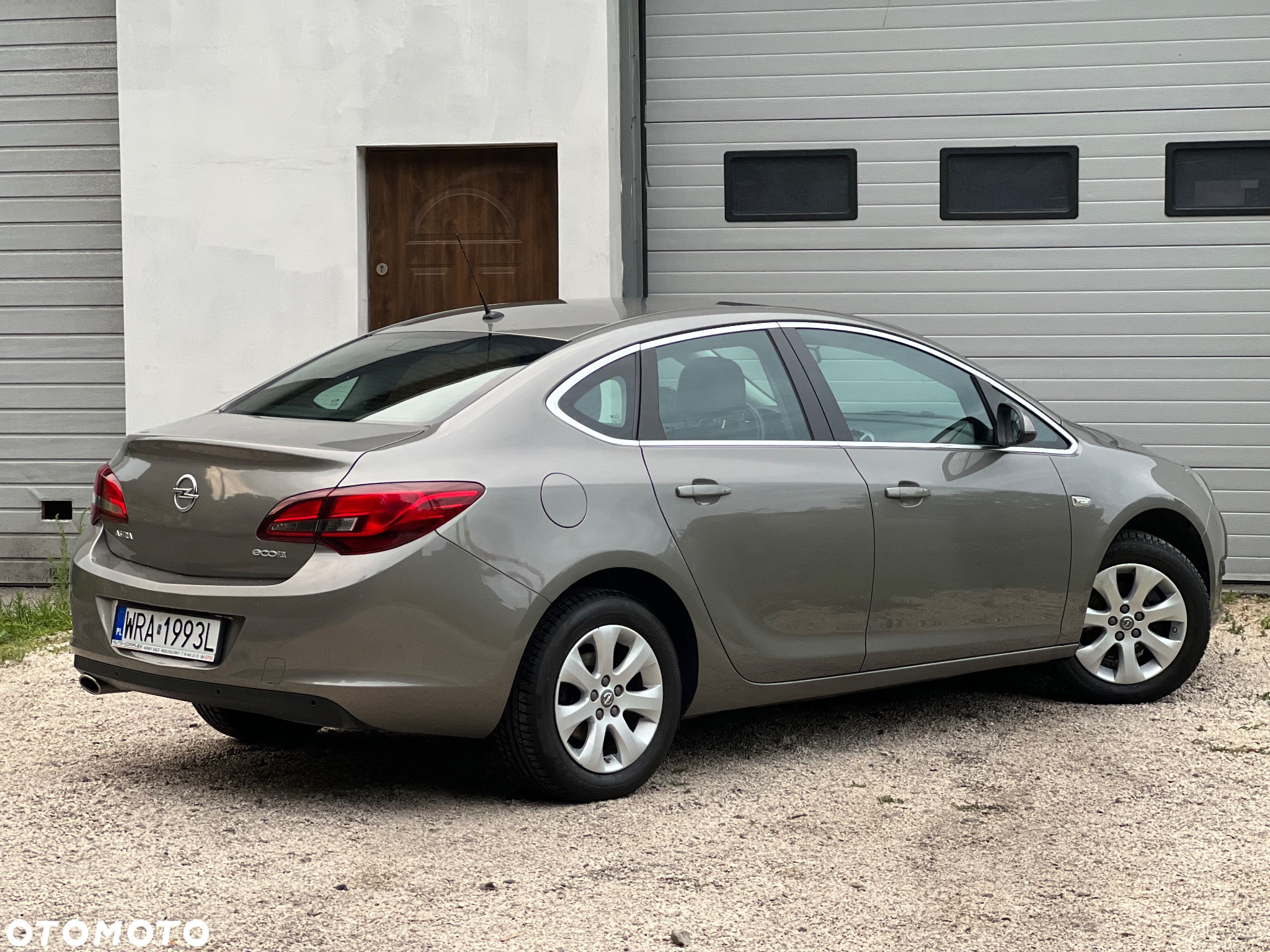 Opel Astra IV 1.4 T Business S&S - 11