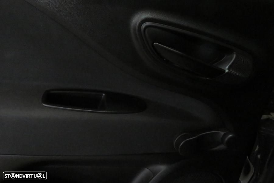 Fiat Punto 1.3 M-Jet Easy S&S - 19