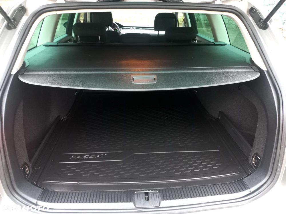 Volkswagen Passat 2.0 TDI (BlueMotion Technology) DSG Comfortline - 12