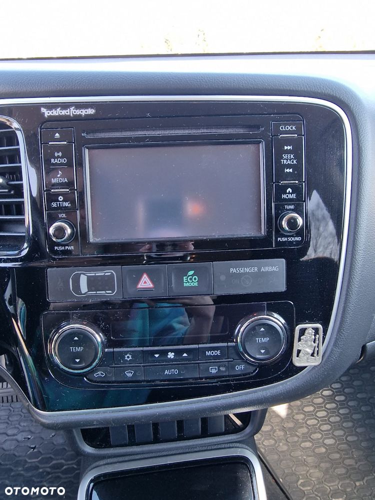 Mitsubishi Outlander 2.0 Intense + Navi 4WD CVT - 11