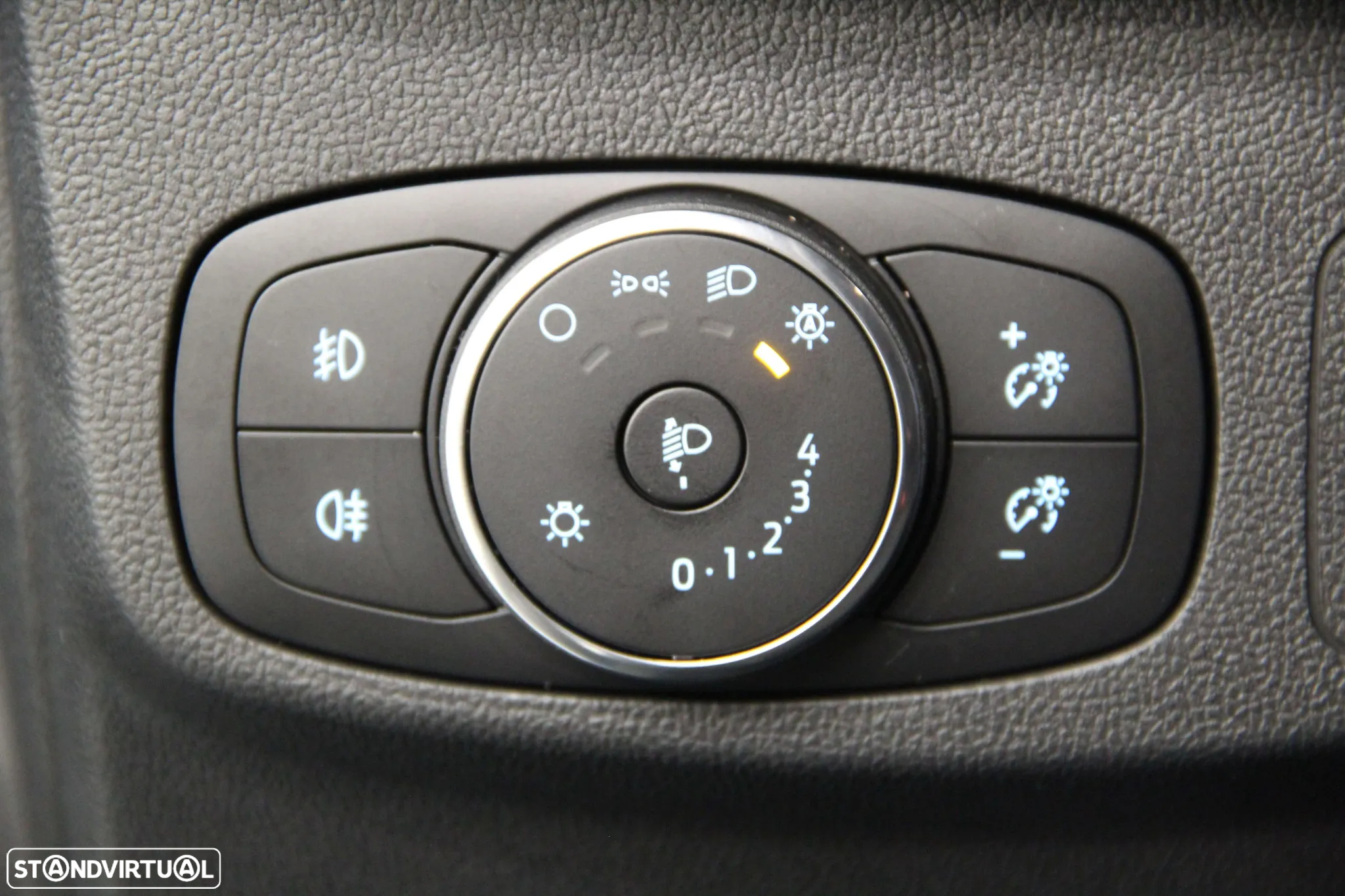 Ford Focus 1.0 EcoBoost MHEV ST-Line - 16