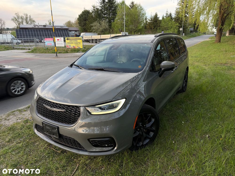 Chrysler Pacifica - 5