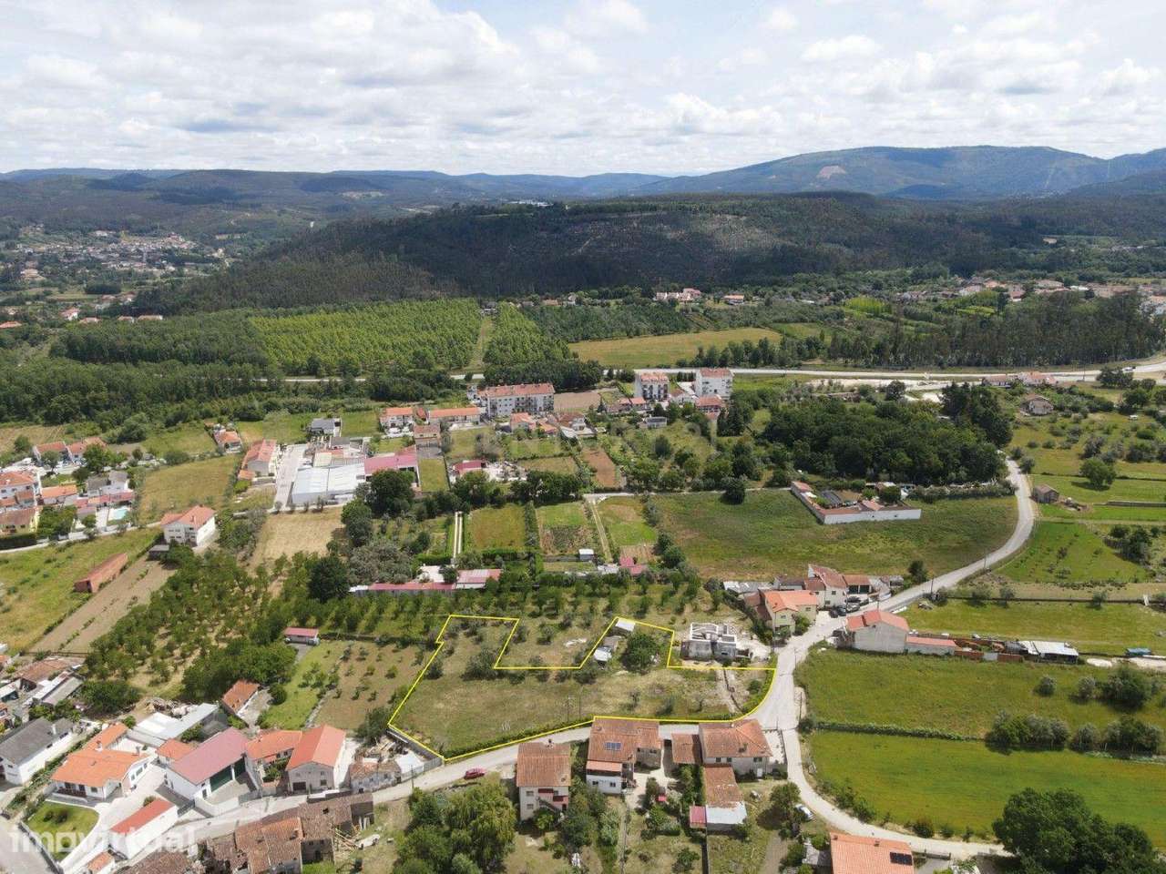 Excelente lote de terreno plano a poucos minutos da vila - Grande imagem: 4/7