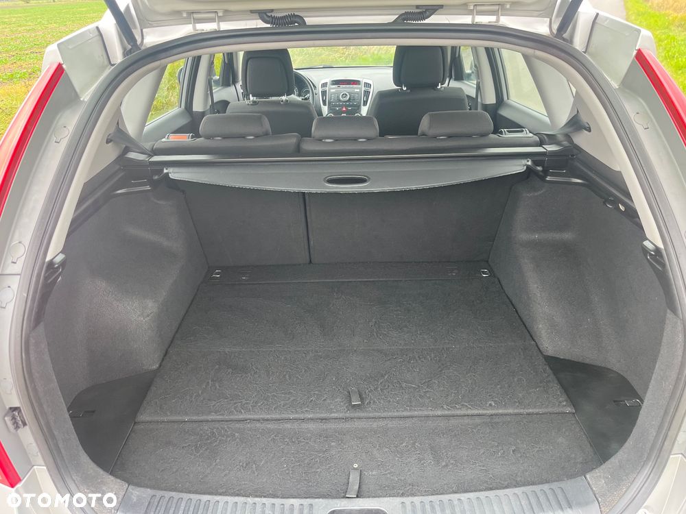 Kia Ceed - 27