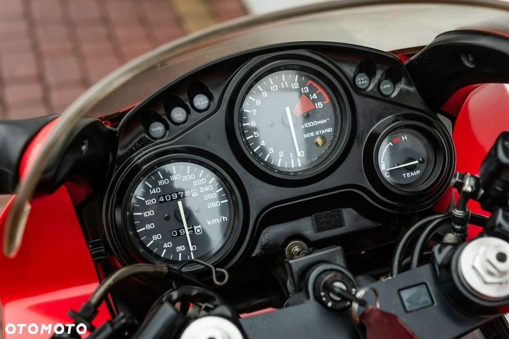Honda CBR - 9