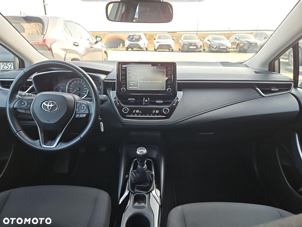 Toyota Corolla - 12