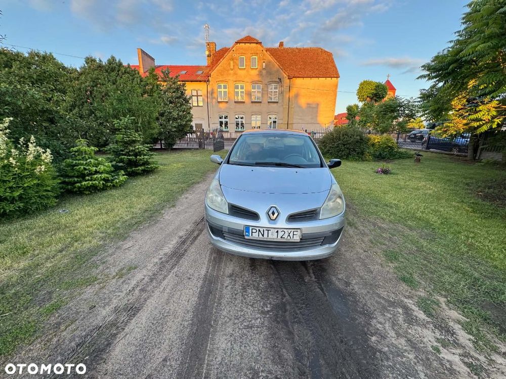 Renault Clio 1.2 16V Emotion - 3