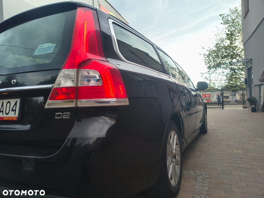 Volvo V70 D2 Summum - 24