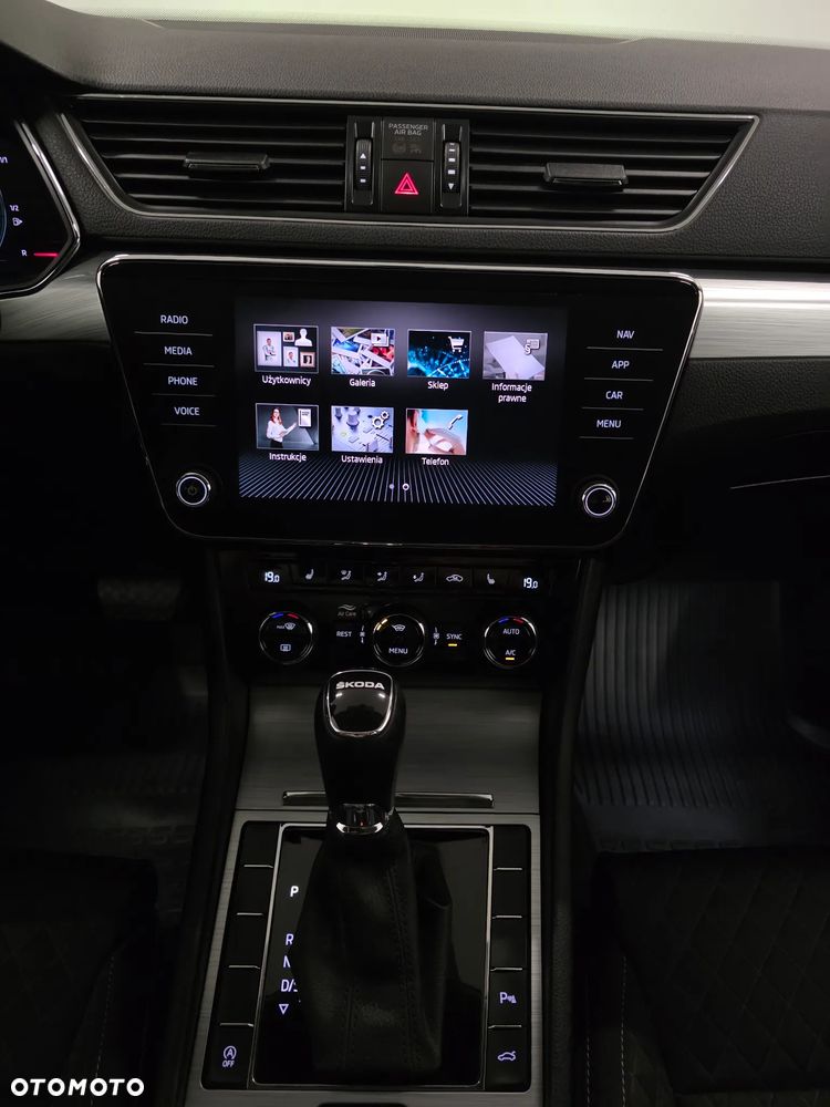 Skoda Superb 2.0 TDI SCR Style DSG - 13