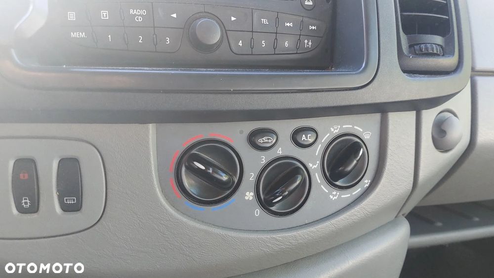 Renault TRAFIC - 7
