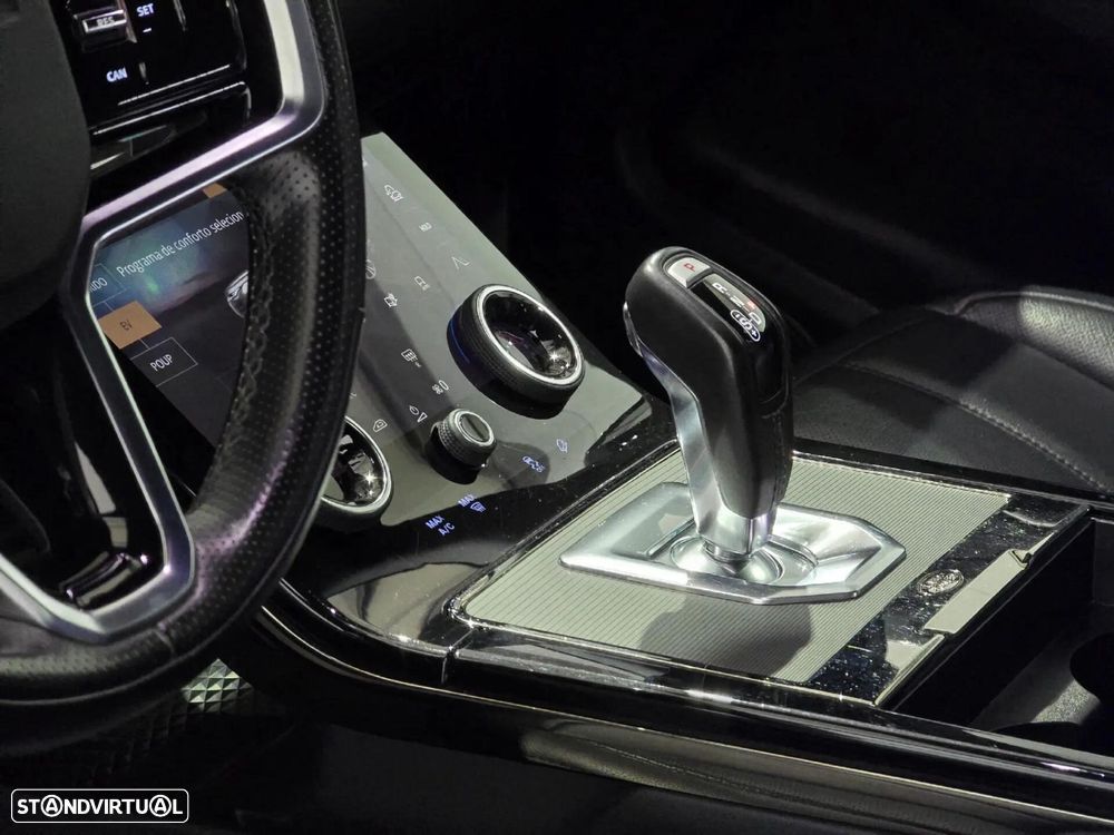 Land Rover Range Rover Evoque P300e R-Dynamic - 31
