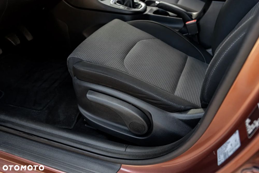 Hyundai i30 1.0 T-GDI Family+ - 17