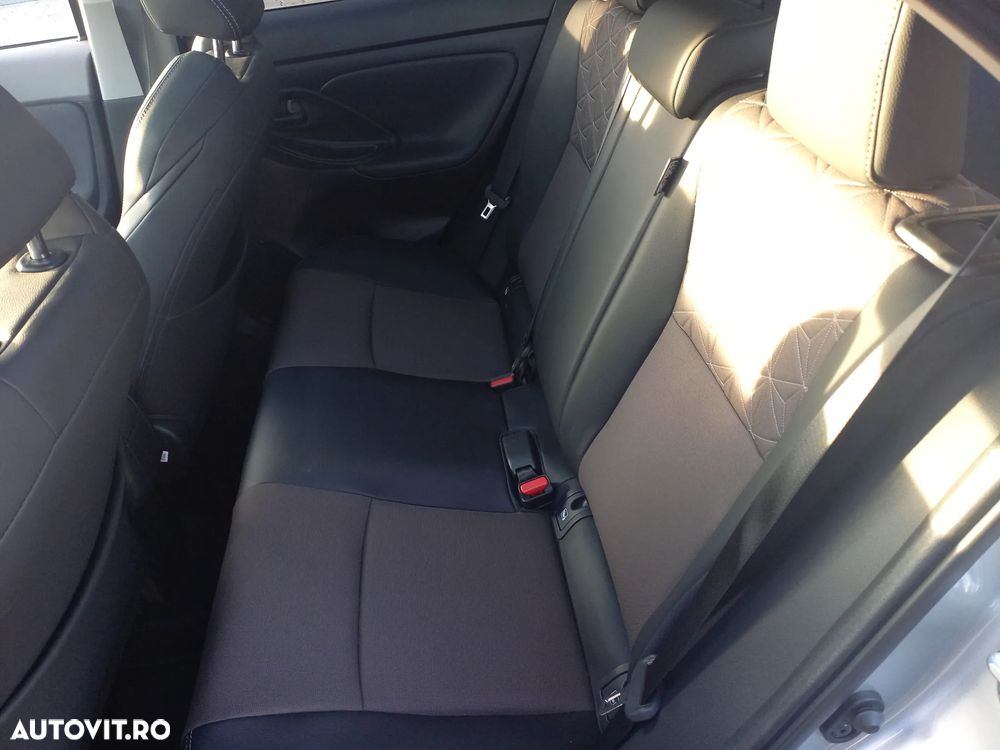 Toyota Yaris Cross 1.5 VVT-i HSD 4x2 Exclusive Elegant - 15