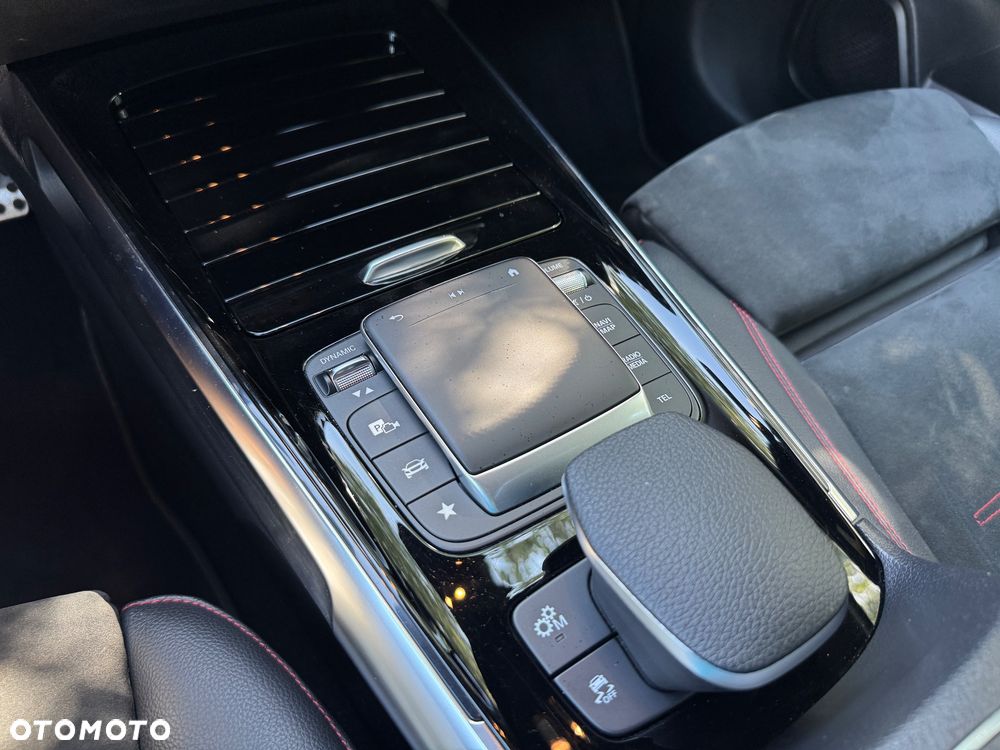 Mercedes-Benz GLB - 17