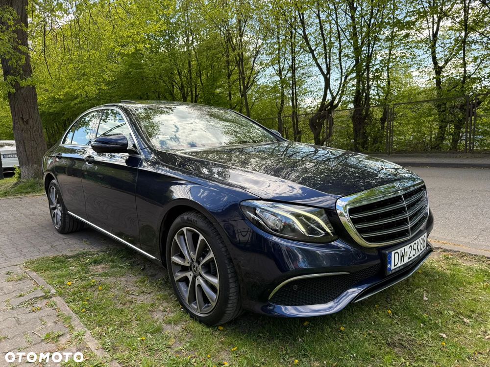 Mercedes-Benz Klasa E 220 d 4-Matic Business Edition 9G-TRONIC - 2