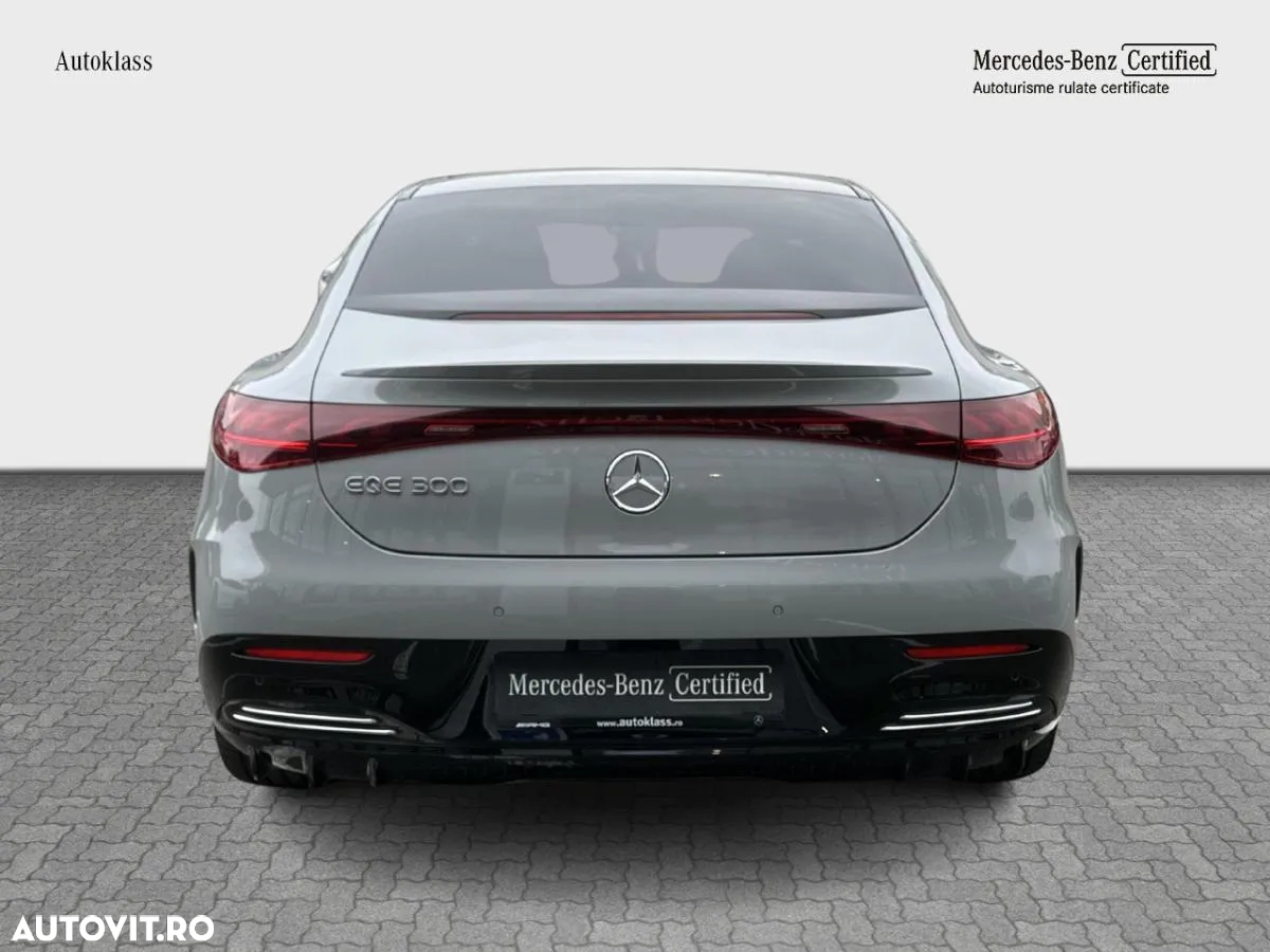 Mercedes-Benz EQE 300 - 5