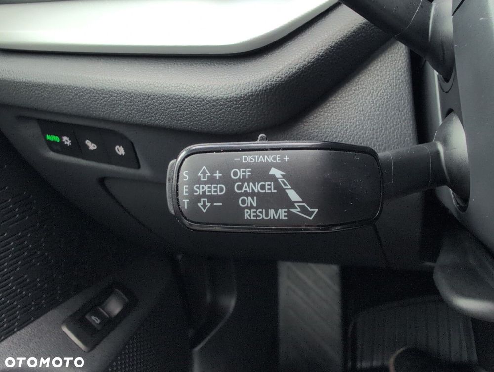 Skoda Octavia 1.5 TSI mHEV Selection DSG - 25