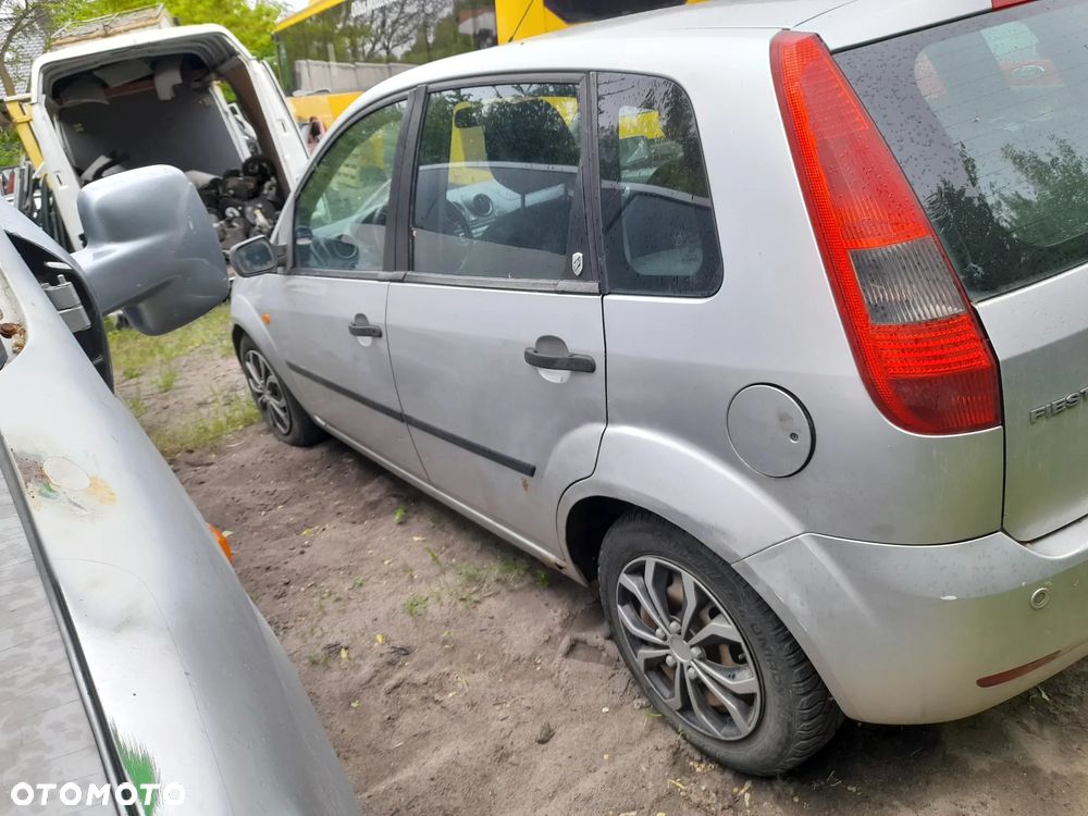 FORD FIESTA MK6 grill - 4