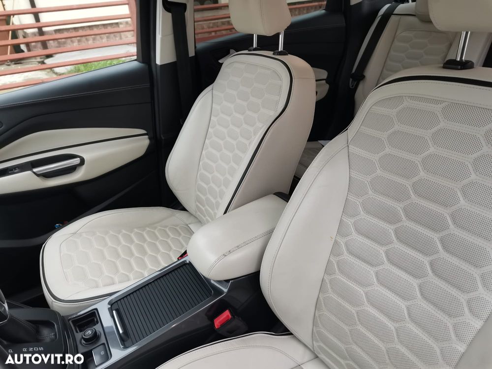 Ford Kuga 2.0 TDCi 4WD Powershift Vignale - 6