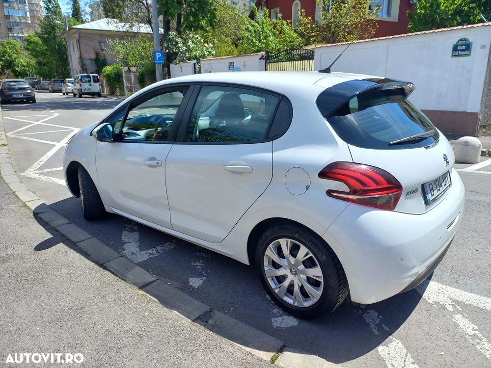 Peugeot 208 1.2 L PureTech ETG Active - 6