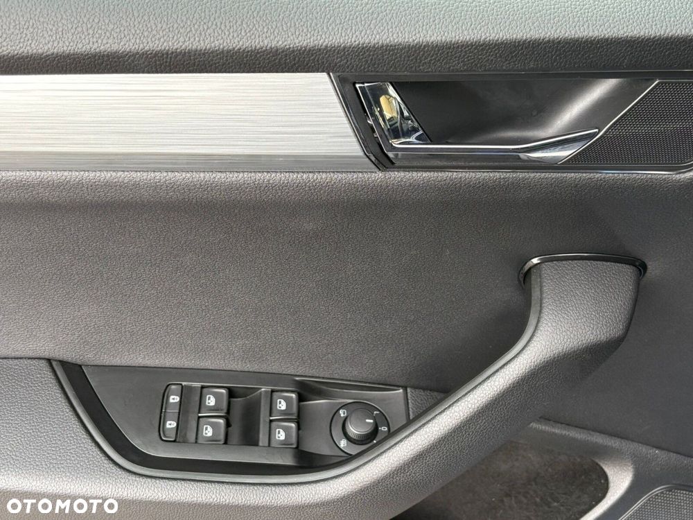 Skoda Superb 2.0 TSI Ambition DSG - 11