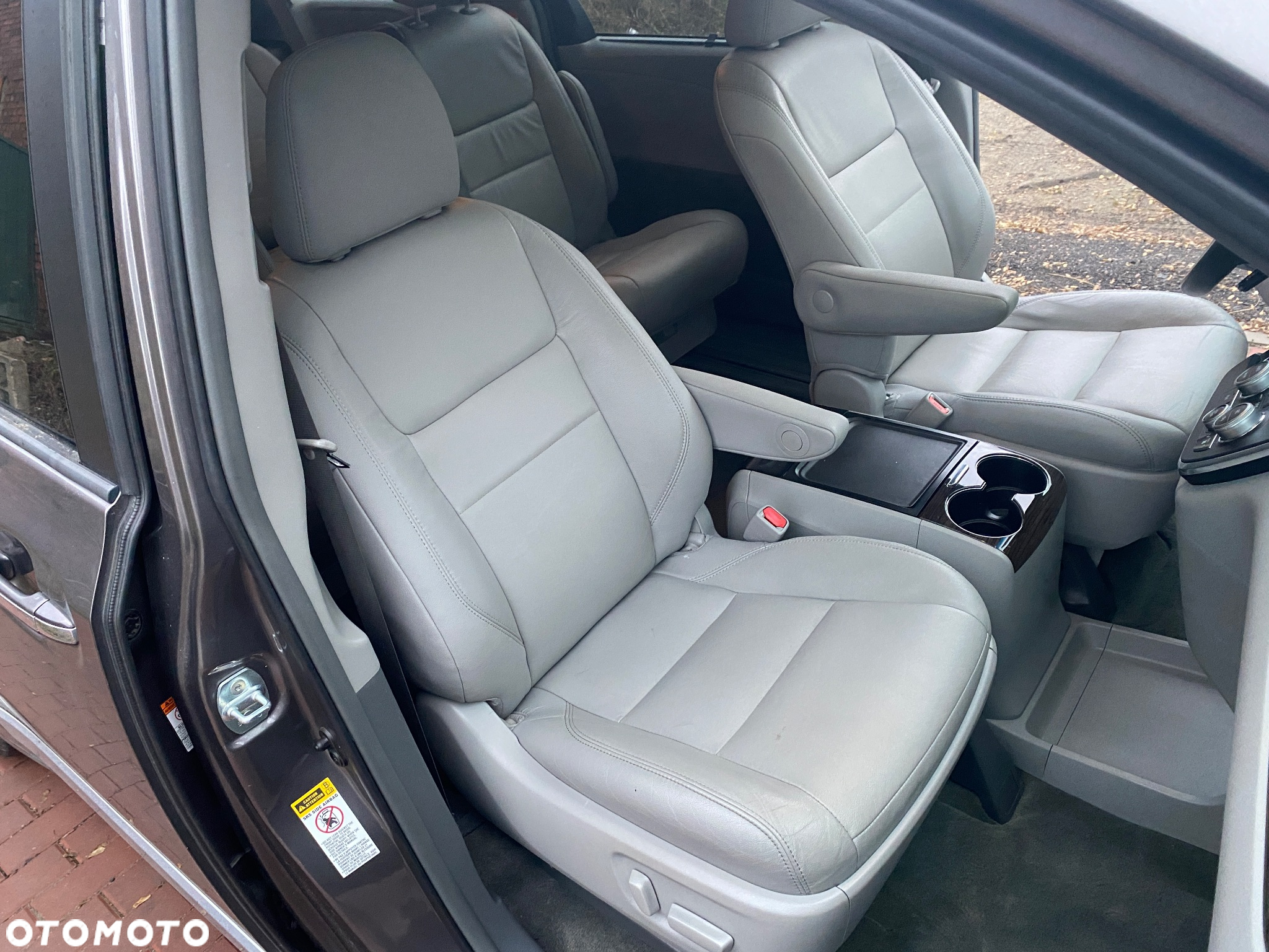Toyota Sienna 3.5 V6 - 23