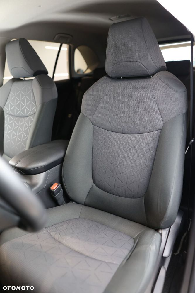 Toyota RAV4 - 8
