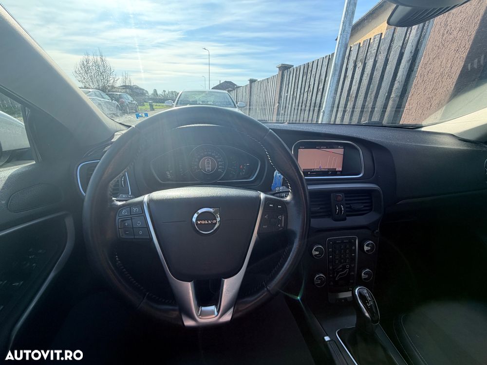 Volvo V40 D2 Aut. Momentum - 1