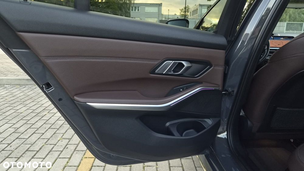 BMW Seria 3 330e PHEV xDrive M Sport sport - 26