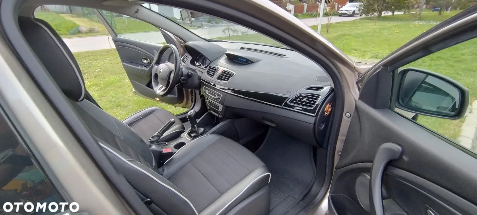 Renault Fluence 1.6 16V Zen - 12