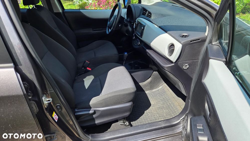 Toyota Yaris Hybrid 100 Premium EU6 - 15