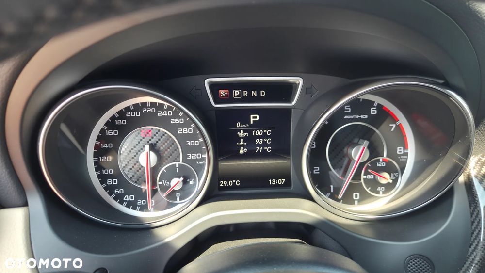 Mercedes-Benz GLA - 30
