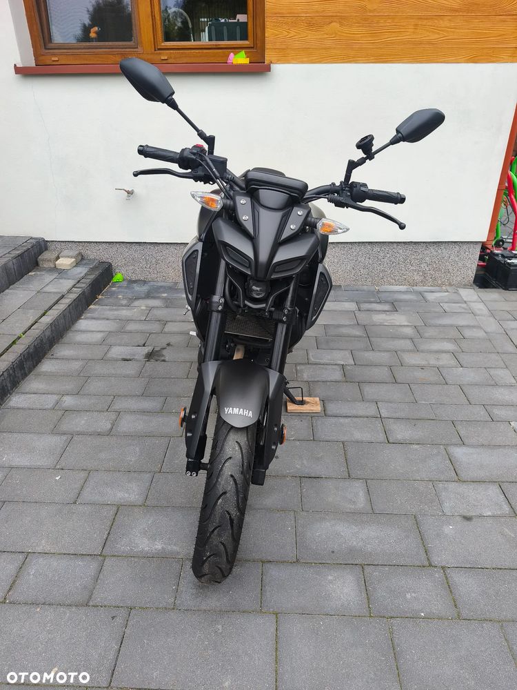 Yamaha MT - 8