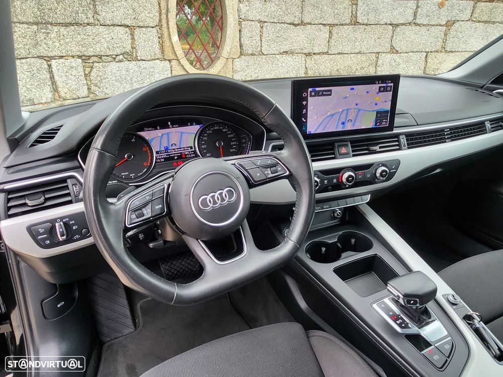Audi A4 Avant 40 TDI S line S tronic - 36