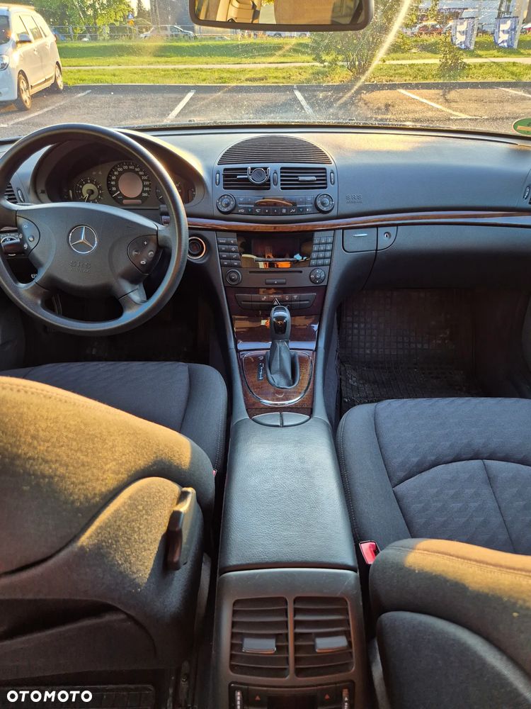 Mercedes-Benz Klasa E 200 Kompressor Automatik Classic - 12